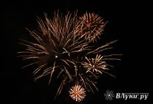 В новогоднюю ночь в Псковской области разрешат запускать салюты