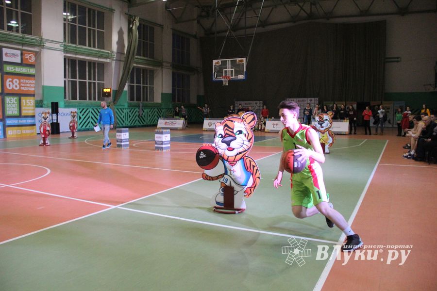 Великолучане стали вторыми в региональном финале Чемпионата ШБЛ «КЭС-БАСКЕТ» (ФОТО)