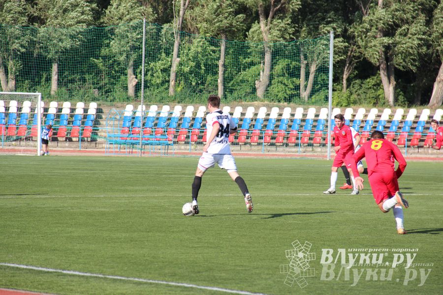  «Луки-Энергия» уступила в домашнем матче петербургской «Звезде» (фото)