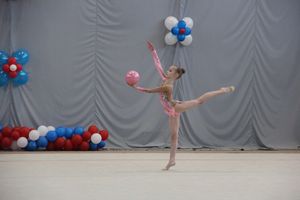 ​В Великих Луках прошли соревнования по художественной гимнастике (ФОТО)