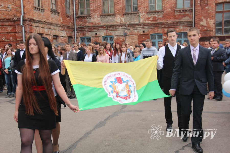 ВГСХА встретила первокурсников пирогами (ФОТО)