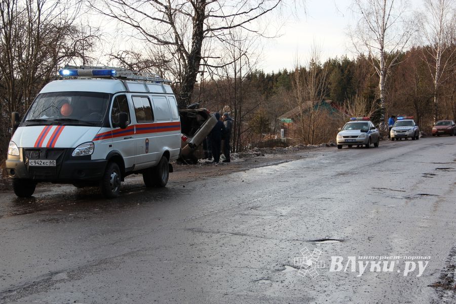 Смертельное ДТП на выезде из Великих Лук (ФОТО)