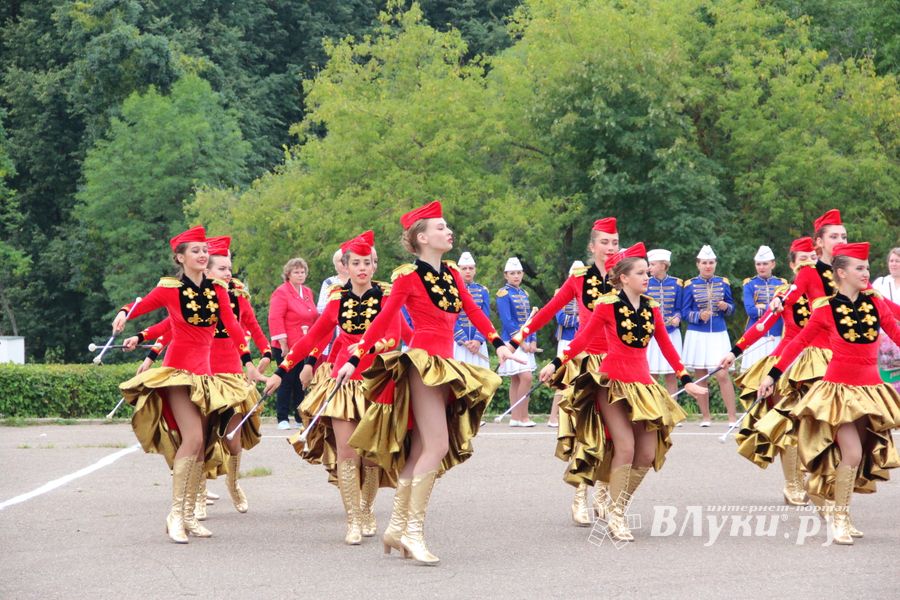 В Великих Луках проходит ​Международный фестиваль-конкурс среди мажореток и барабанщиц (ФОТО)