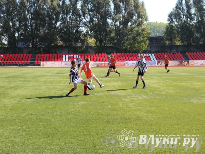 В Великих Луках завершился открытый турнир по футболу памяти М. Ф. Хренова (фото)