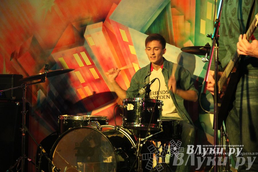 ​Фестиваль живой музыки «Арена фест» прошел в Великих Луках  (фото)