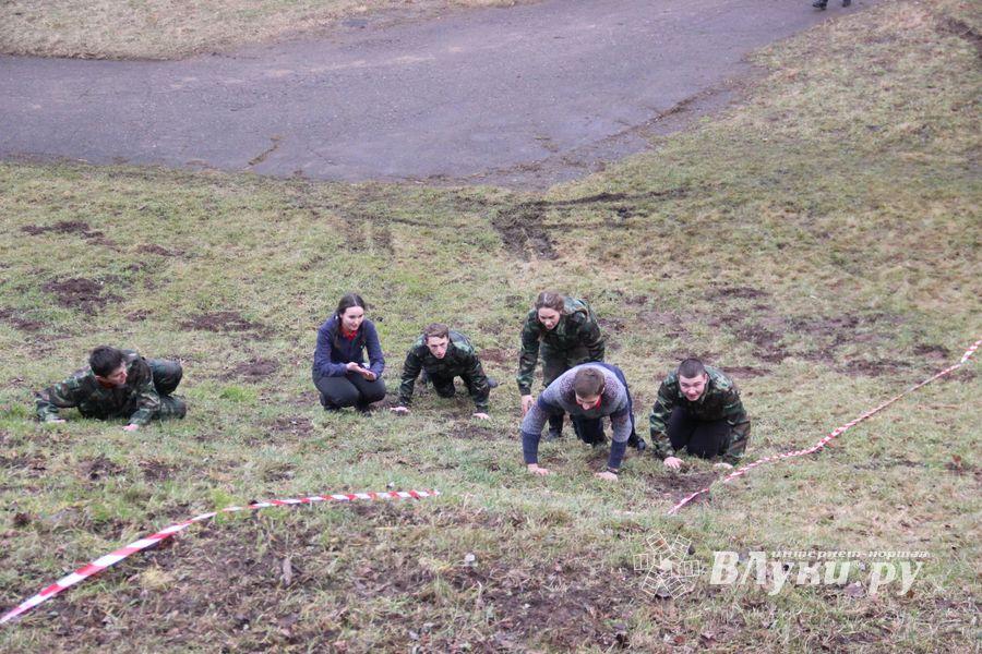 В Великих Луках проходит открытая военно-патриотическая игра «Юнармия-Великие Луки-2020» (ФОТО)