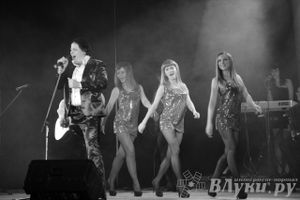 В ДК ЛК состоялся концерт Юрия Михайлова