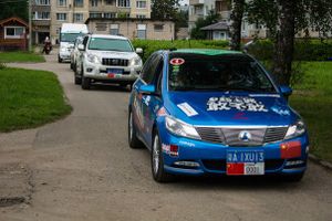 Иностранные туристы на электромобилях в Великих Луках (ФОТО)