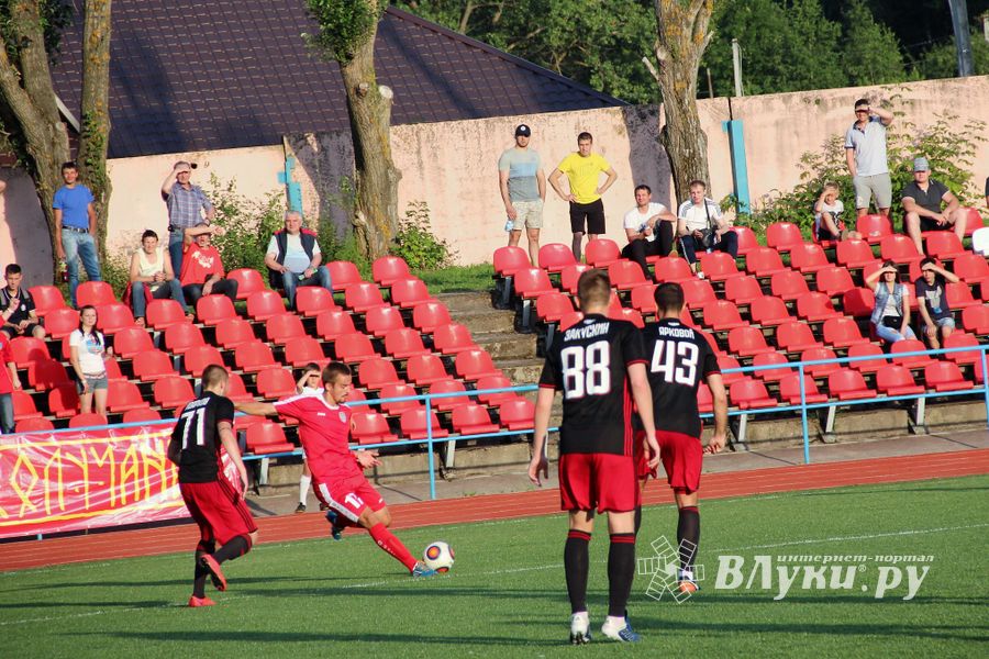 Хороший футбол без забитых мячей — «Луки-Энергия» сыграла с «Локомотив-Казанка» (ФОТО)