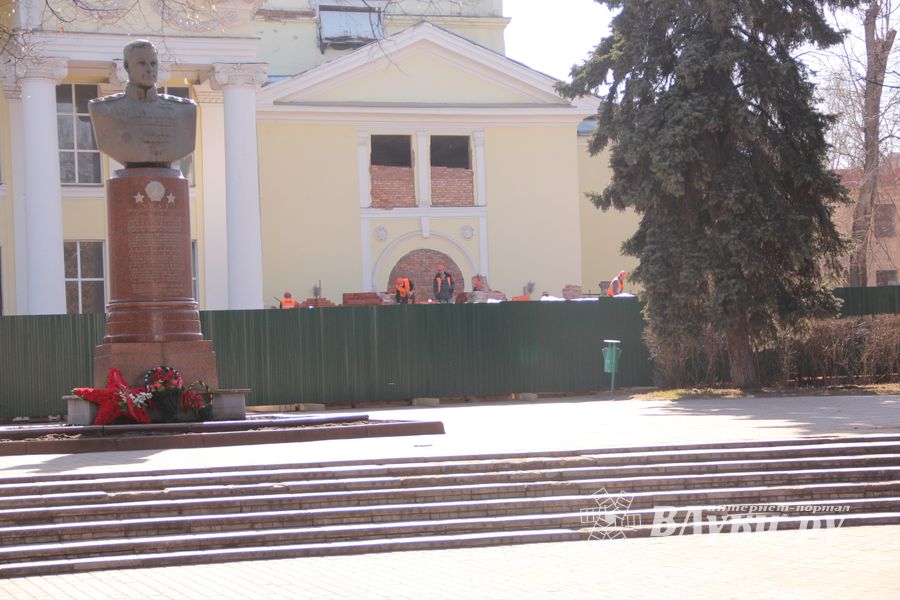 В театре не могут быть пластиковые окна... (фото)