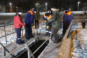 В Великих Луках проходят крещенские купания (ФОТО)