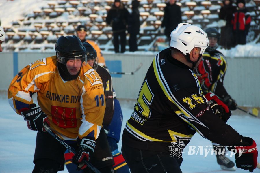 Великолукские хоккеисты разгромили гостей (фото)