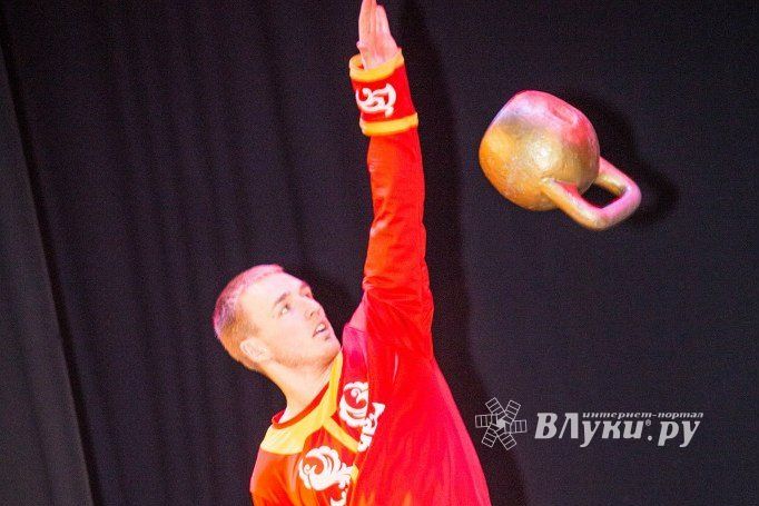 Знаменитый великолукский коллектив спортивного танца «Элегия» отметил свой юбилей