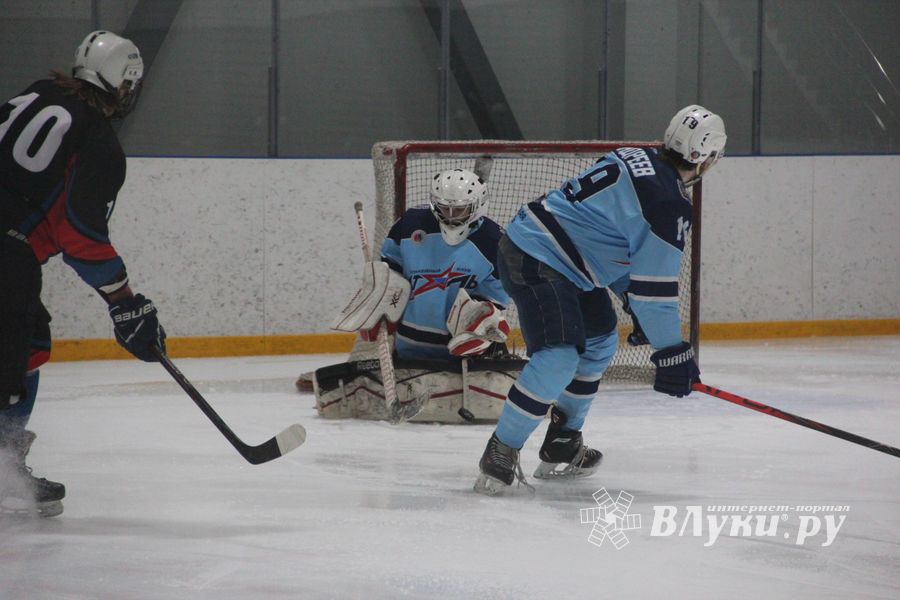 Великолукские хоккеисты в шаге от финала (ФОТО)