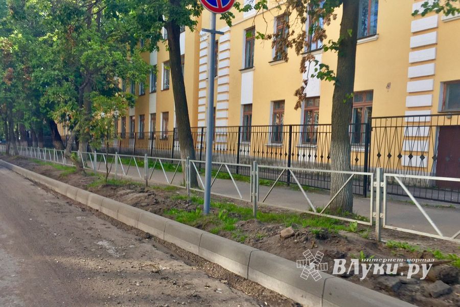 Ремонт дороги на ул. Зверева продолжается (ФОТО)