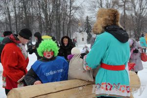 В Великих Луках встретили Масленицу