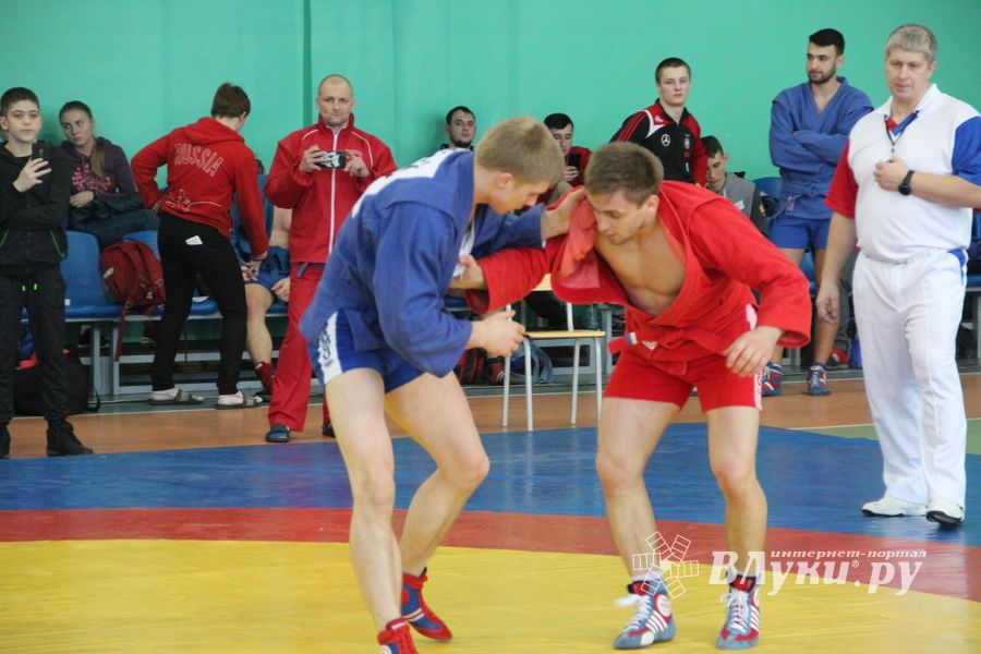 Самбисты поборолись на крупном турнире в Великих Луках (ФОТО)