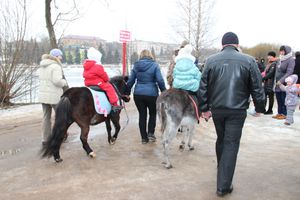 В Великих Луках состоялись проводы Широкой Масленицы — 2015
