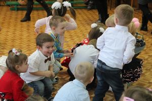 Малыши сада №1 поздравили мам и бабушек с 8 марта