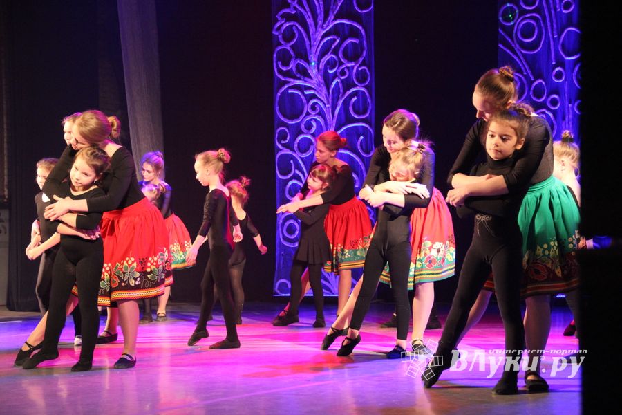 Юные артисты ГДК им. Ленина поздравили мам с праздником (ФОТО)