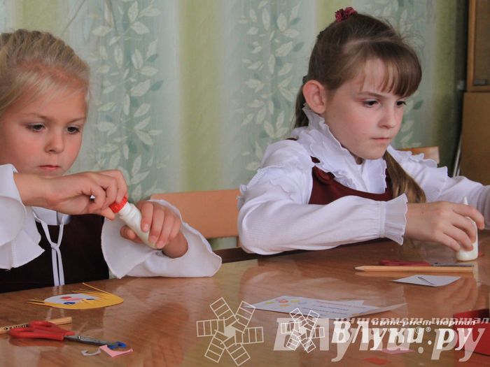 Великолукских лицеистов посвятили в «Маленькие мастера»