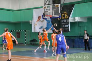 игра за 1 место, девушки: НГУ (Санкт-Петербург) — ВЛГАФК (В. Луки)