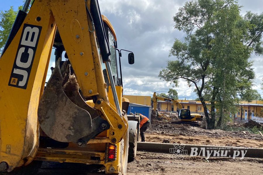 Начались работы по благоустройству территории  вокруг отделения областной инфекционной больницы (ФОТО)