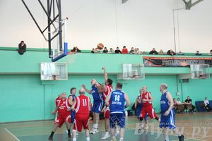 Баскетболисты Великих Лук сыграли со сборной Дмитрова