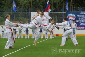 Открытие физкультурно-оздоровительного комплекса в Великих Луках (фото)