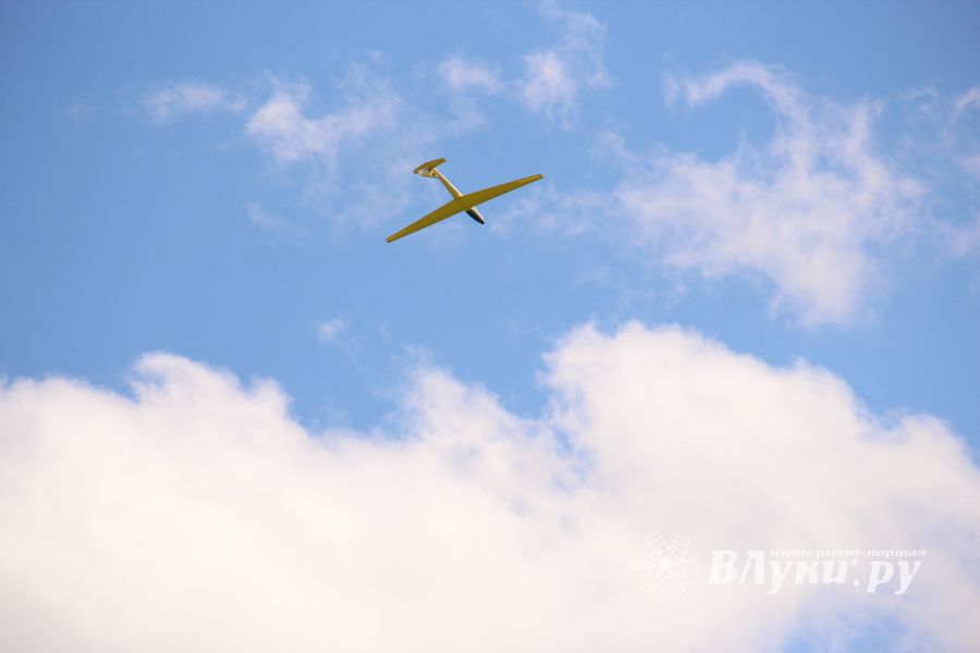 В Великих Луках проходит 7-й Фестиваль авиамодельного спорта (ФОТО)