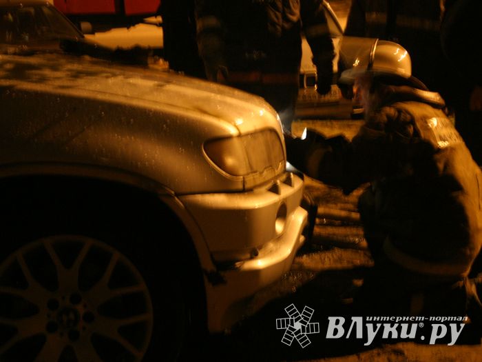 На Дружбе загорелся BMW