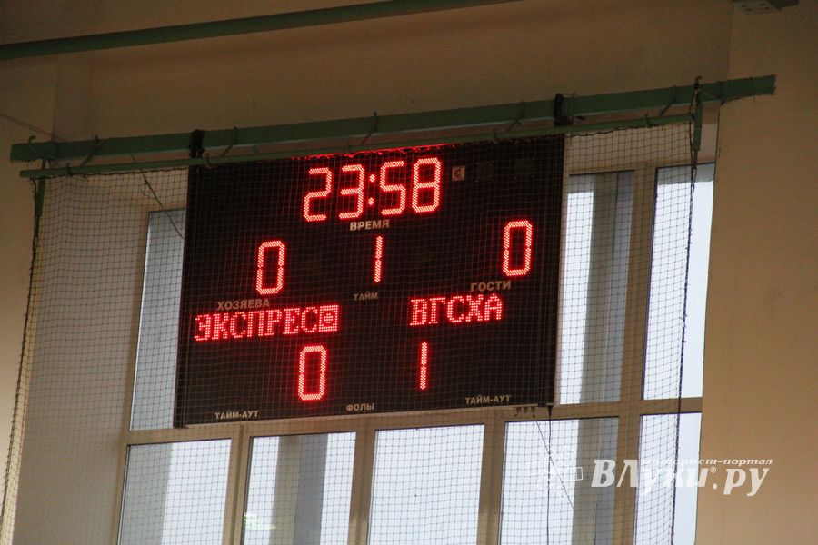 В Великих Луках продолжается Первенство города по мини-футболу (фото)