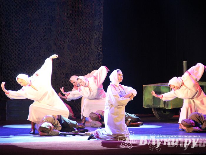 Государственный ансамбль «Русский Север» представил в Великих Луках мюзикл «Василий Теркин» 