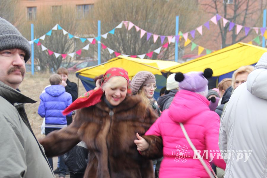 Гуляния широкой великолукской Масленицы