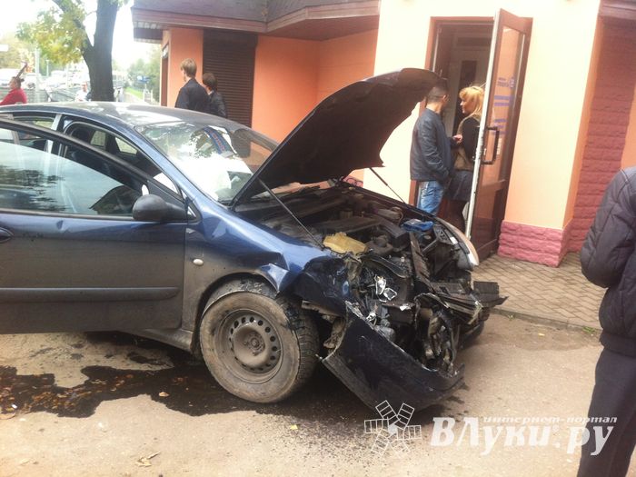 Еще одна авария произошла в Великих Луках