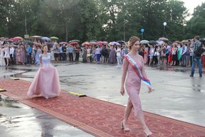 Великолукской «Бригантине» пришлось поплавать под дождём (ФОТО)