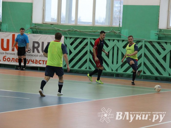 В Великих Луках продолжается первенство города по мини-футболу (фто)