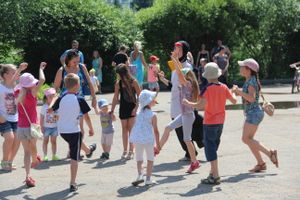 В городском парке Великих Лук прошёл День мороженого