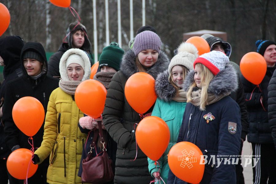 Сегодня над Великими Луками летели шары