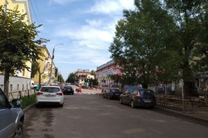 На улице Зверева обновляют зебр (ФОТО)