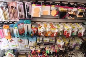 В Великих Луках открылся первый антикризисный магазин «FixZone» (ФОТО)