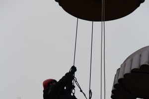 В Великих Луках в Парке культуры и отдыха полным ходом идёт подготовка к празднованию Масленицы (фото)