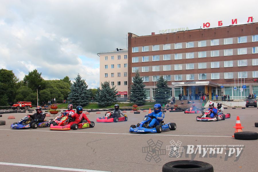 ​Великолучанин Николай Маркевич стал серебряным призером чемпионата г. Великие Луки по картингу (фото)