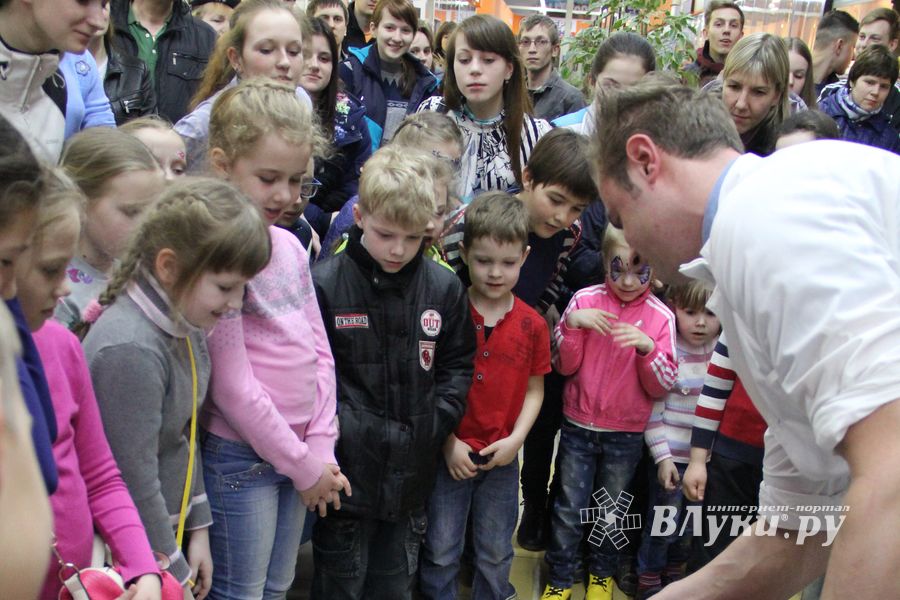 В ТЦ «Апельсин» прошла весенняя ночь распродаж