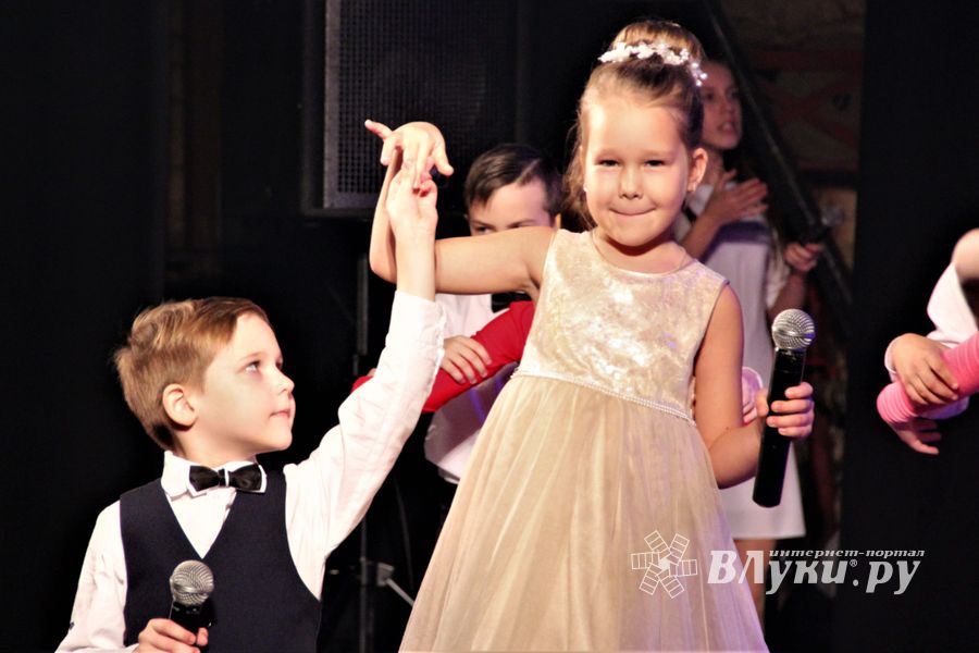 В ГДК им. Ленина прошёл концерт ко Дню матери (ФОТО)