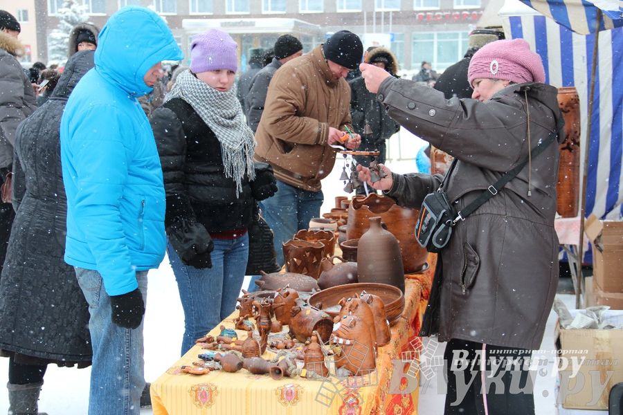 В Великих Луках встретили Масленицу