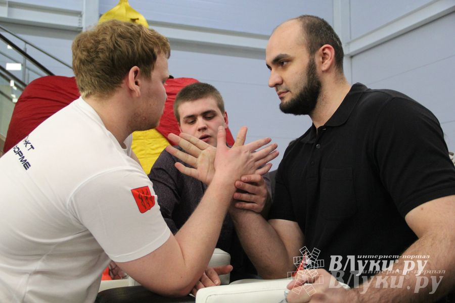 В ТЦ «Апельсин» прошла весенняя ночь распродаж