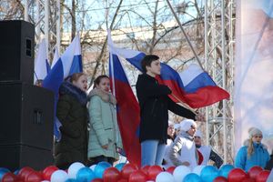 В Великих Луках празднуют День воссоединения Крыма с Россией