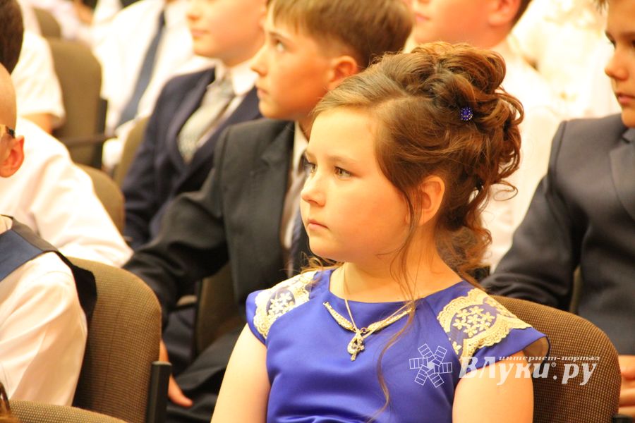 В школе №13 чествовали вчерашних учеников начальной школы (ФОТО)