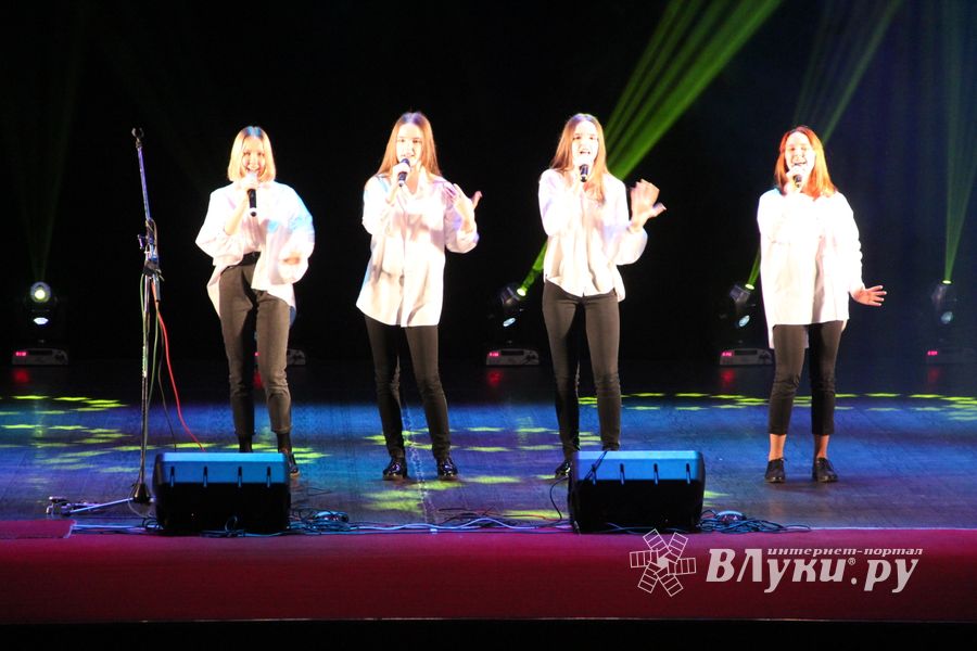 В Великих Луках состоялся финальный концерт медиа проекта «Новые Голоса на Новом Радио» (ФОТО)